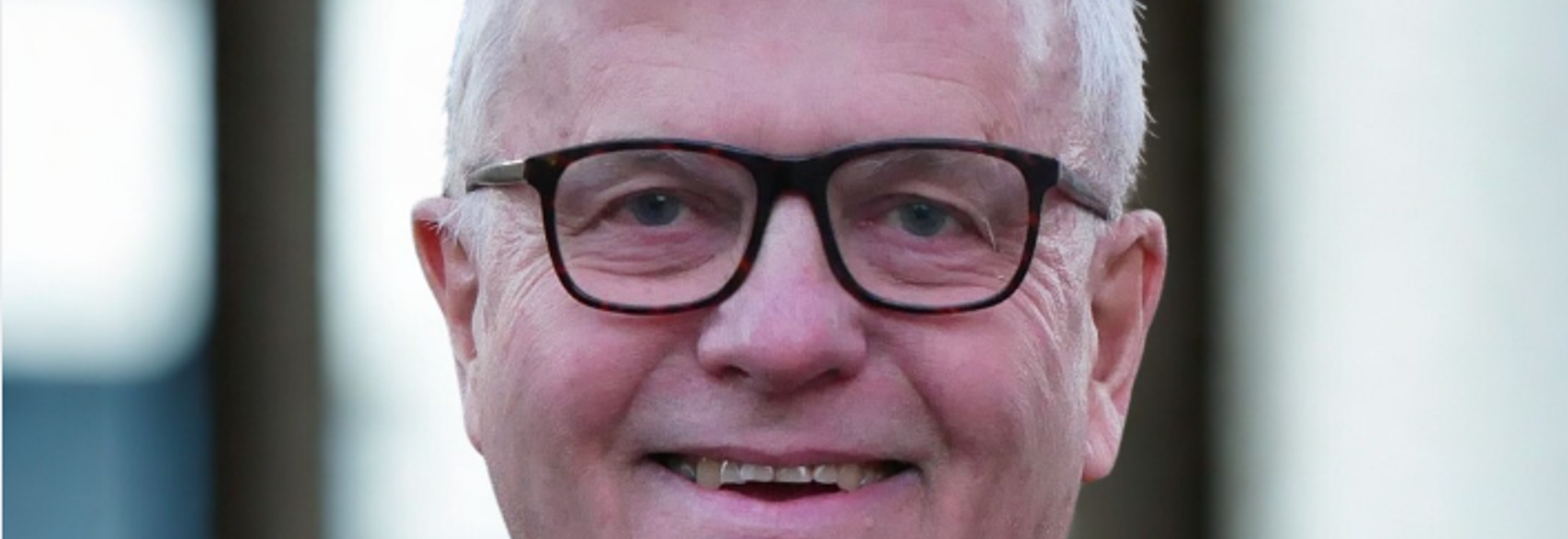 Bertil Different Background