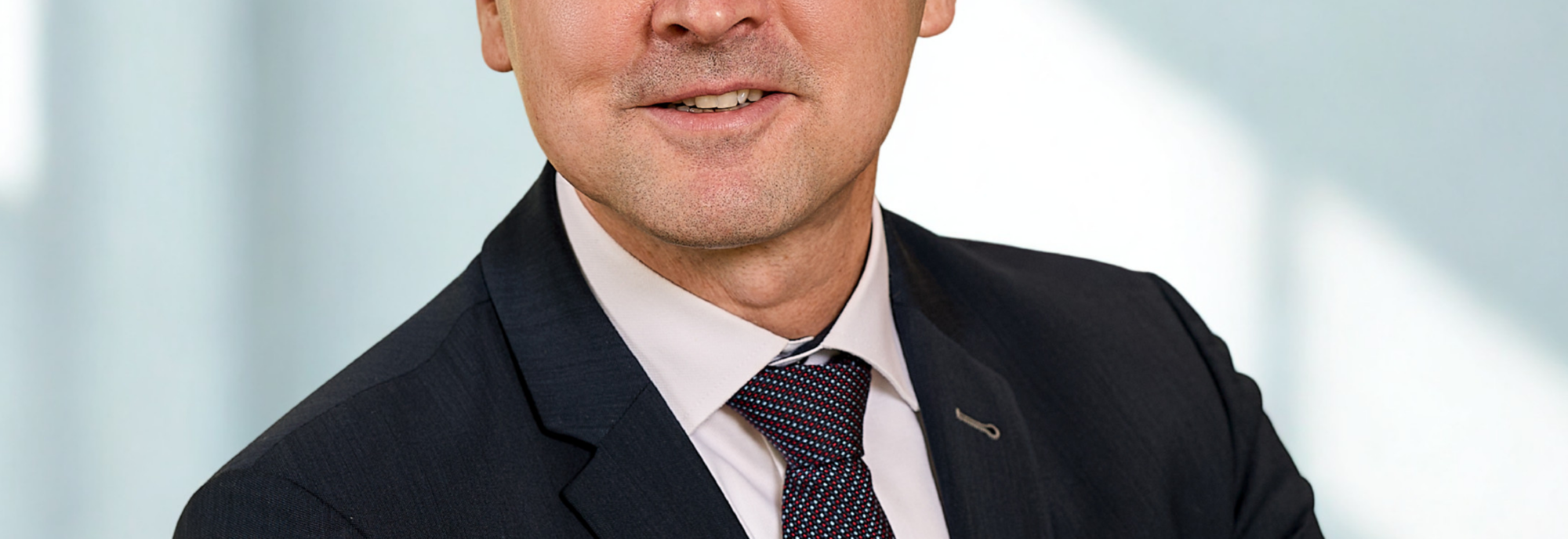 Dirk Jan Singe Cropped.2 + Updated Background